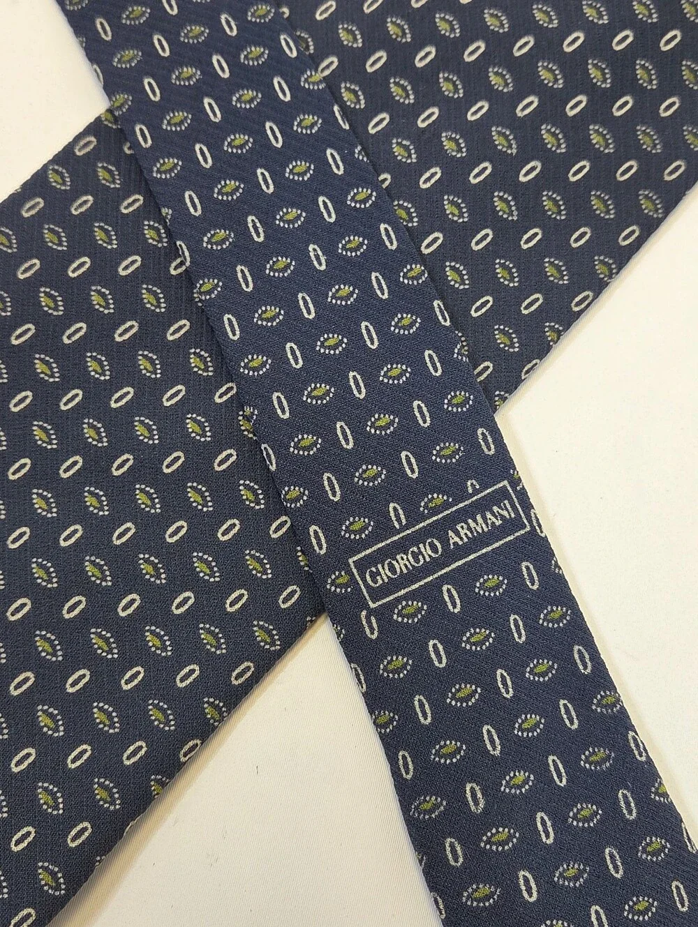 Vintage Giorgio Armani Cravatte 100% Silk Tie Made in Italy Navy Geometric